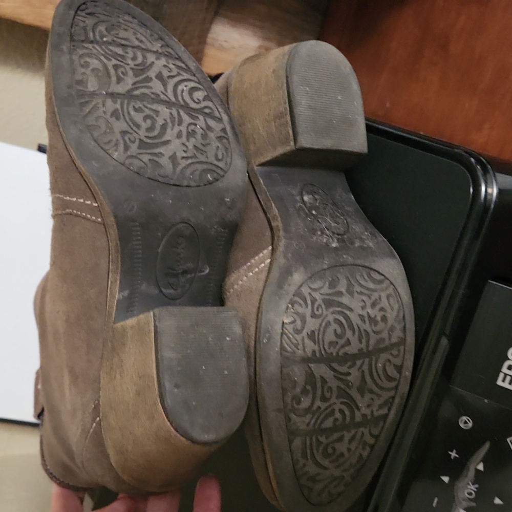 Clarks Artisian Westen Suede Boot - Picture 5 of 6